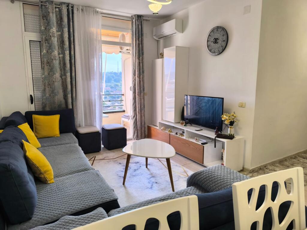 Apartment for rent in Astir