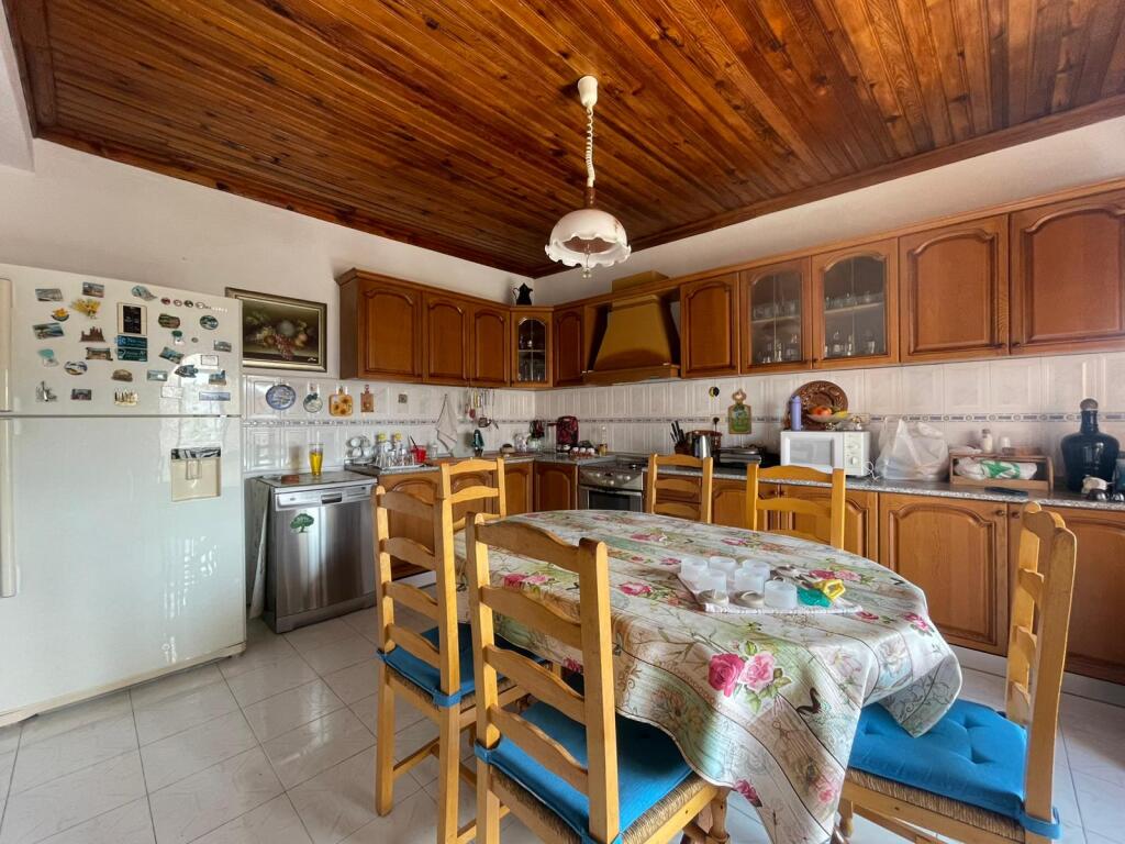 SHTEPI ME QERA TEK TODI SHKURTI