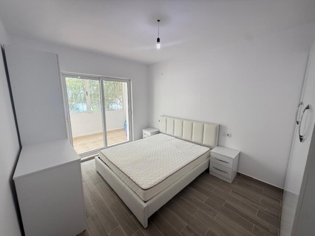 Jepet me qera Apartament 1+1 tek Varri i Bamit,prane kompleksit A.S.L