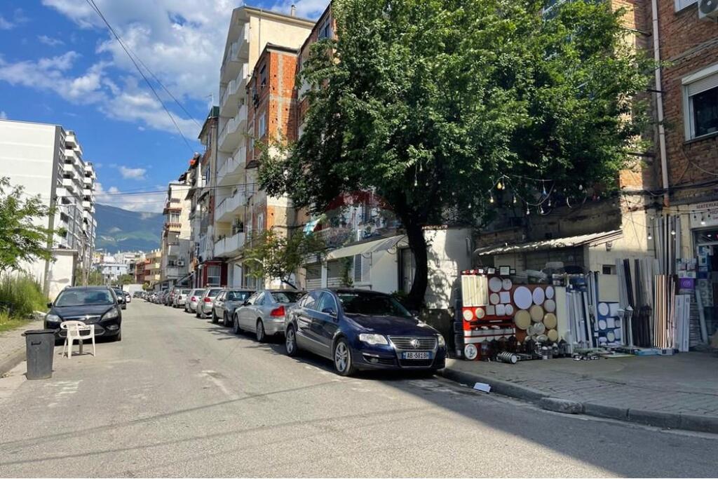 Negozio in affitto - Ex Mercato Elettrico, Tirana