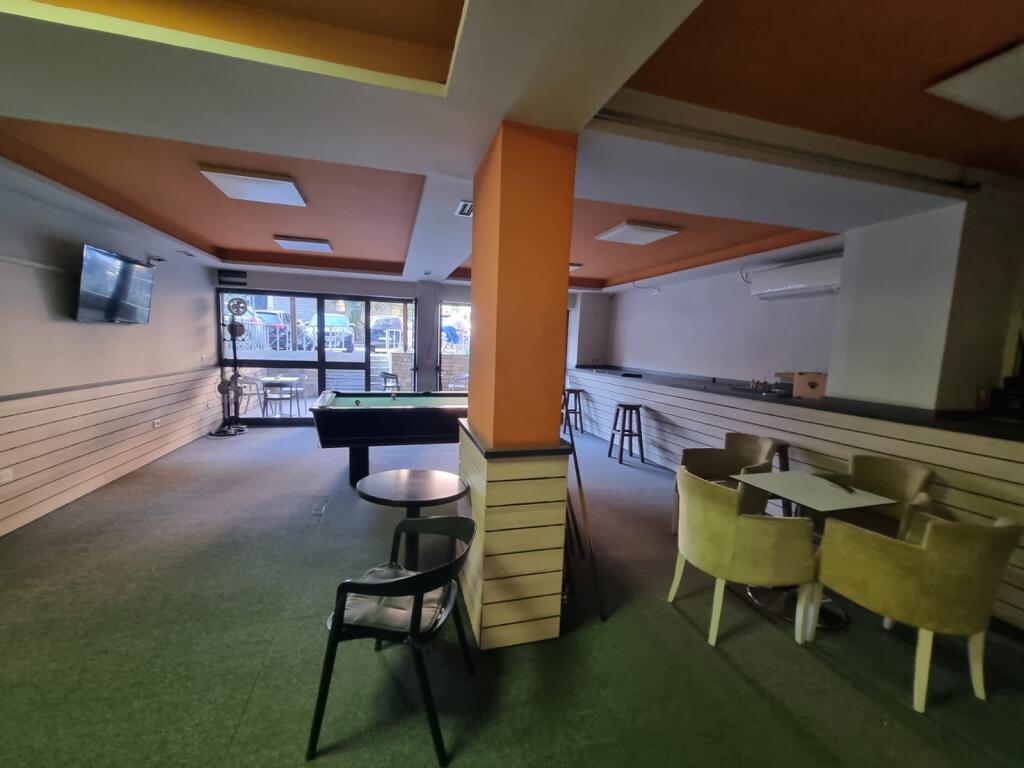 Super ambiente commerciale a Hoxha Tasim