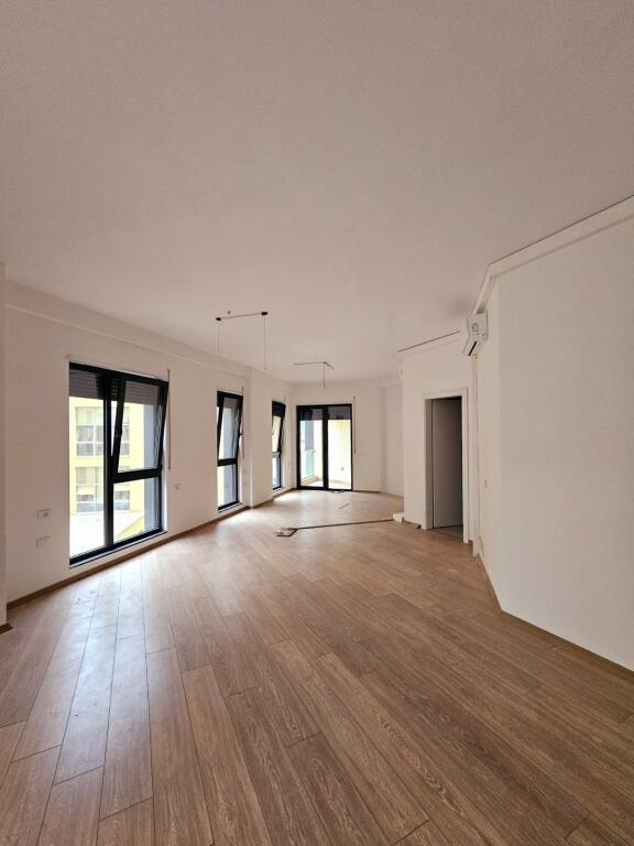 Open Space for Rent – Center (Behind the 15-Story Building), Tirana