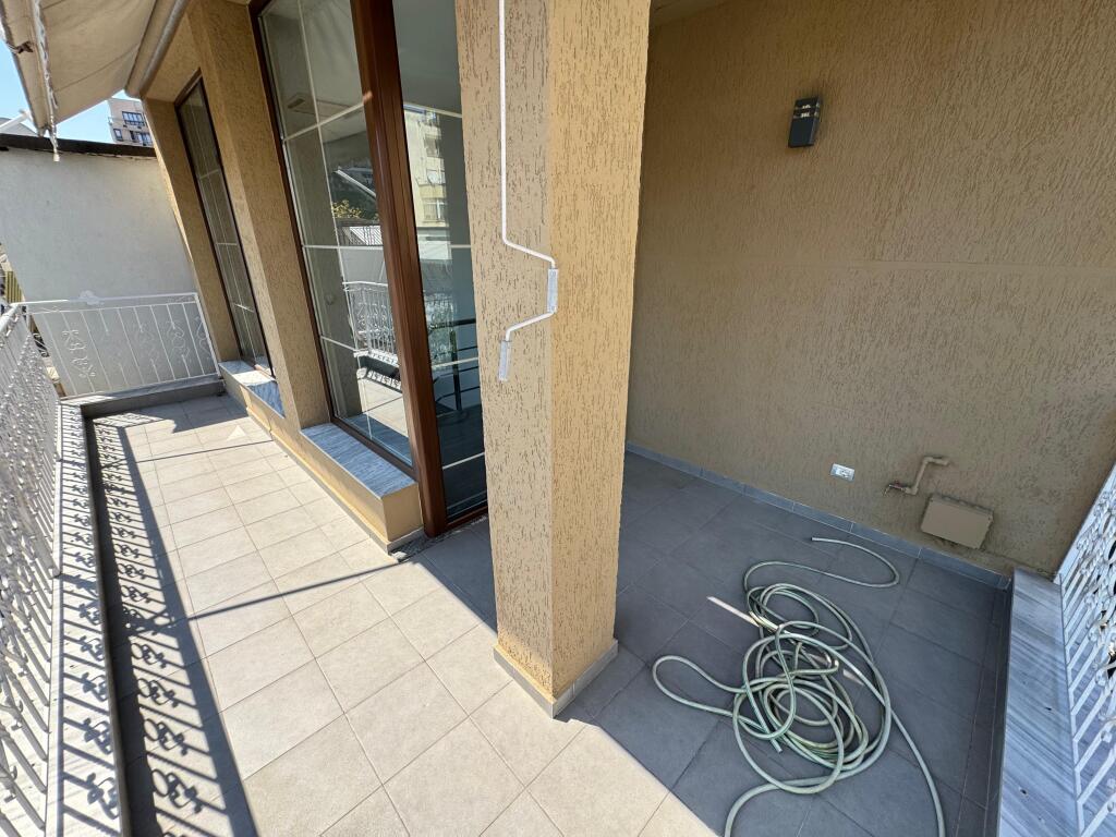 📣Qera, Ambjent per Zyra  📍Rruga e kavajes ngjitur me Tirana Garden Building •Cmimi 1200 euro ne muaj