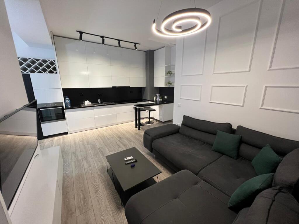 📣 VENDESI SUPER Appartamento 2+1 con Balcone 📍 Complesso Mangalem 21, Ali Dem ✨📂 In Processo di Ipoteca  ❌ NO CREDITO   💶 Prezzo 140.000 Euro
