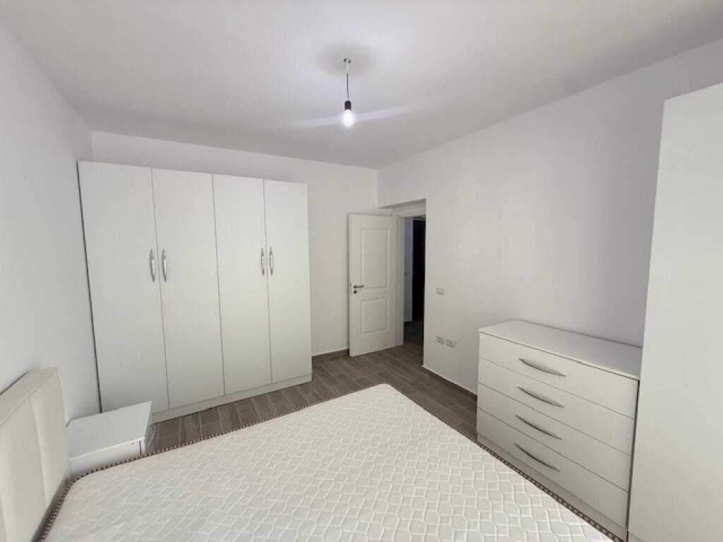 Jepet me qera Apartament 1+1 tek Varri i Bamit,prane kompleksit A.S.L