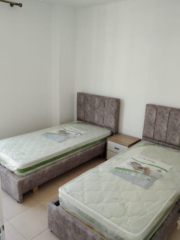Rr “5-Maj”, jepet me qira apartament 2+1! 450 Euro