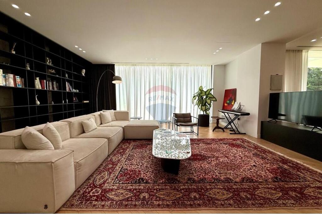 Luxury villa for sale near TEG!