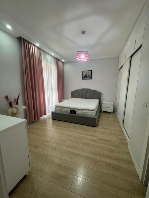 🏢Casa Italia,prane Mobileri B.Luka jepet me qera apartament ,2+1+2,i mobiluar 70,000Leke