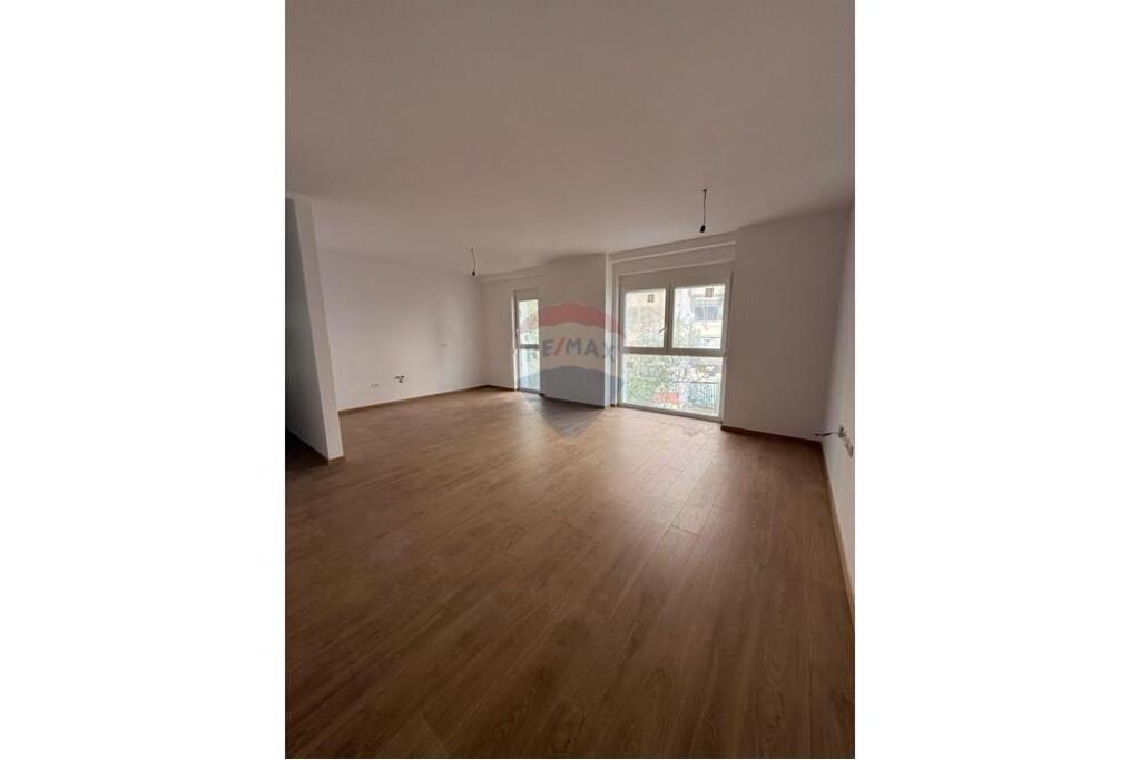 Office space for rent near Air Albania stadium..