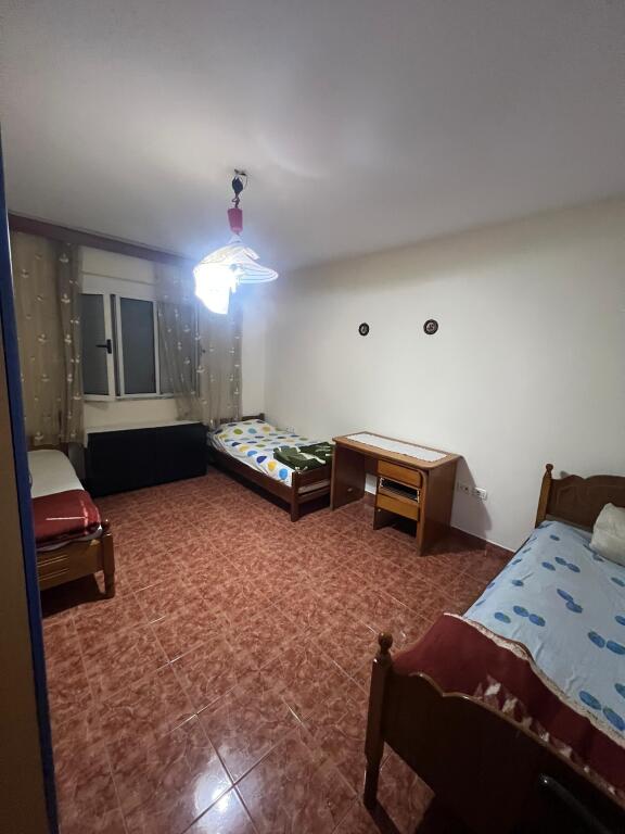 🚨Jepet me qera apartament 2+1  📍Big Market, Allias / 10 minuta nga Mjeksia  💶:450€    