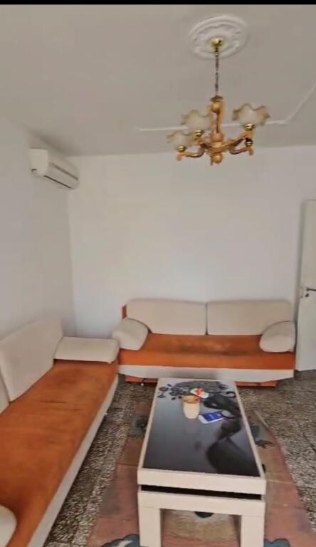 SHITET APARTAMENT 1+1 TE PAZARI I RI