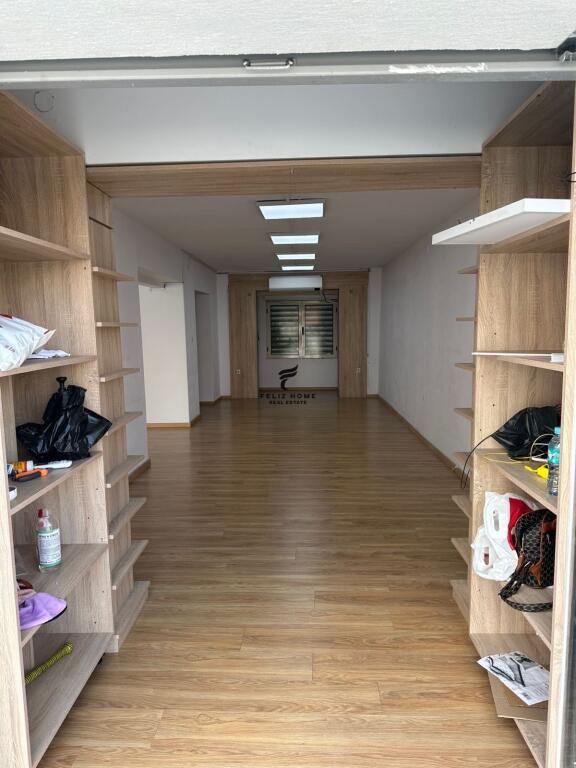 DYQAN ME QERA 100M2 PAZARI RI 1.200 EURO