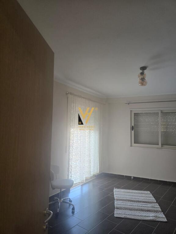 JEPET APARTAMENT 2+1 ME QIRA NE KOMBINAT 45.000 LEKE
