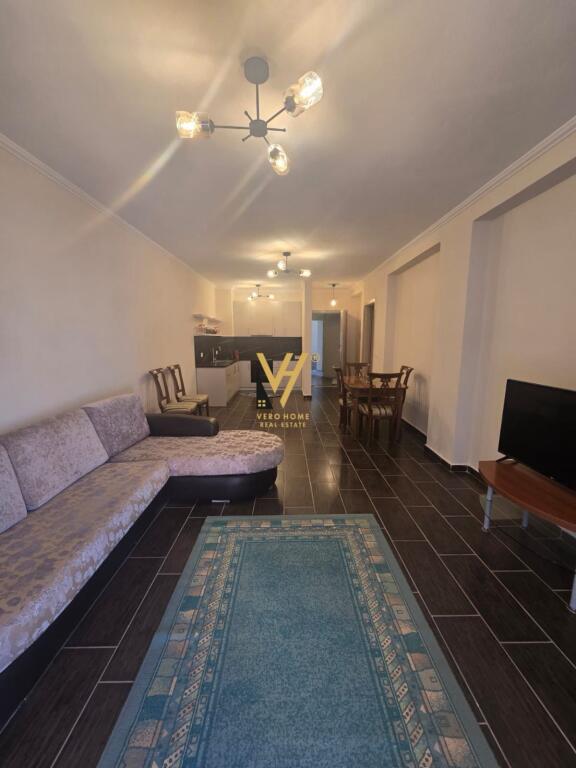 JEPET APARTAMENT 2+1 ME QIRA NE KOMBINAT 45.000 LEKE