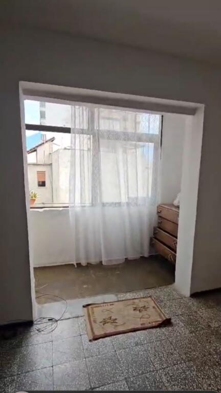 SHITET APARTAMENT 1+1 TE PAZARI I RI