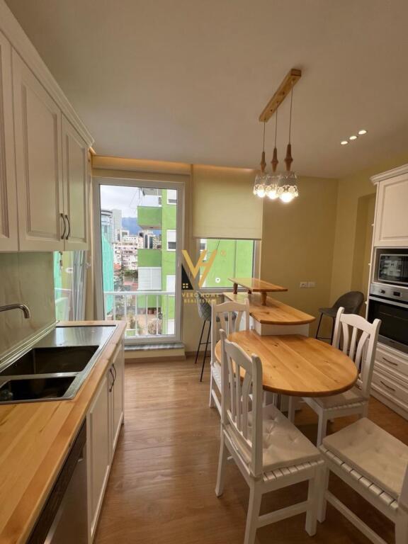 JEPET APARTAMENT LUKSOZ 2+1+2 ME QIRA NE ISH BLLOK 1.300 EURO