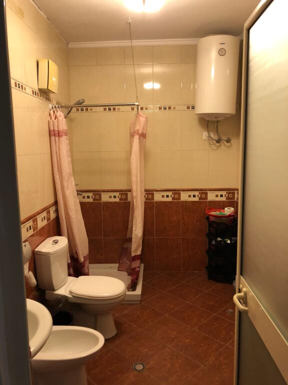 Apartament 2+1 me qira Rruga e Barrikadave