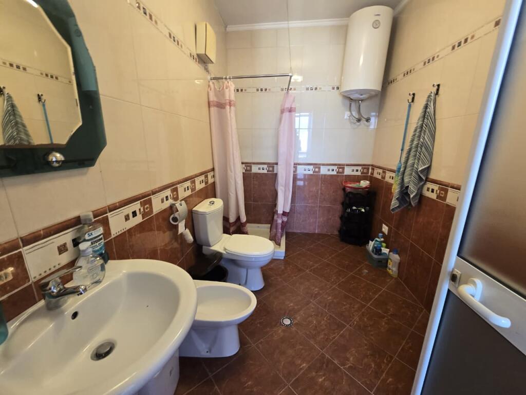 Apartament 2+1 per qira Rruga e Barrikadave