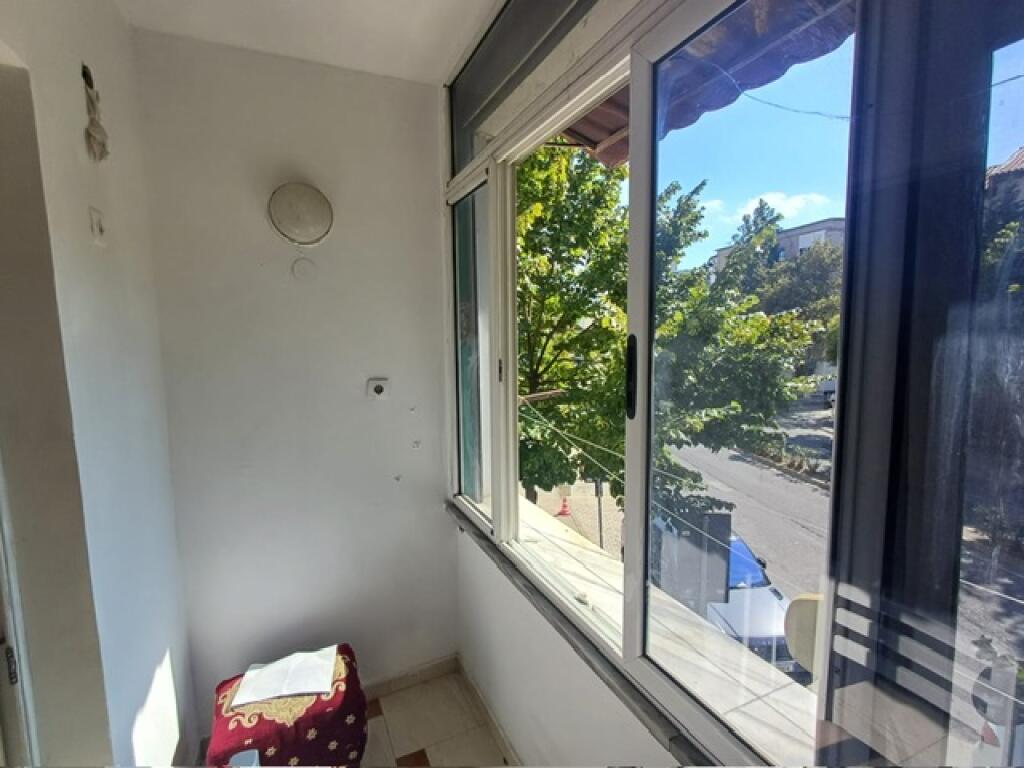 Jepet me qera apartament 1+1 tek brryli