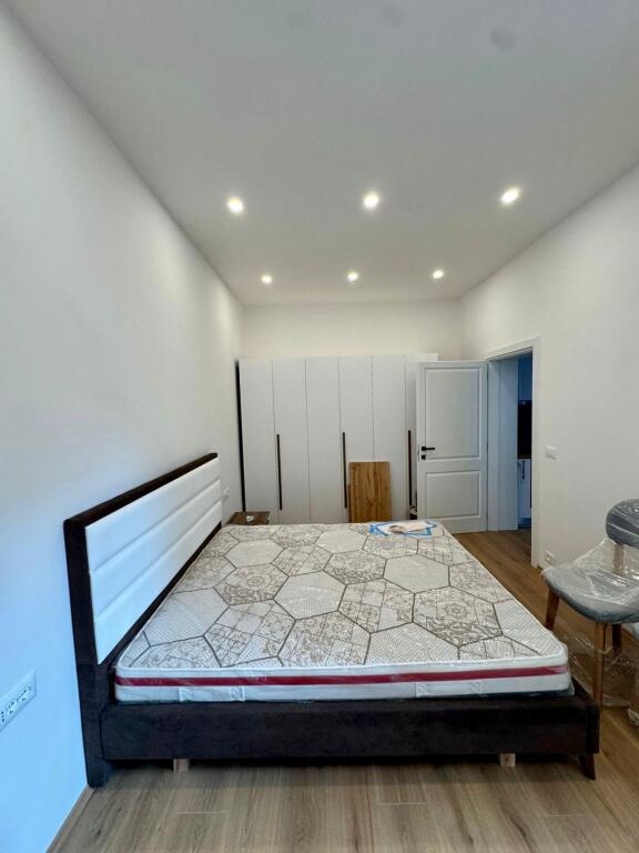 🏡 Jepet me qira – Apartament 1+1, Sheshi Willson