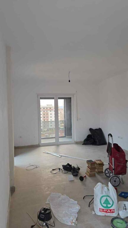 JEPET ME QIRA 1+1 PJESERISHT E MOBILUAR TE PAZARI I RI 500 EURO