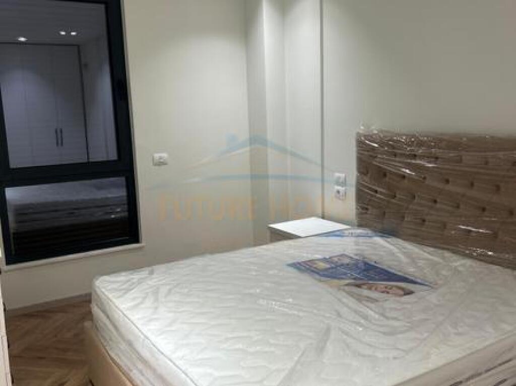 Qera, Apartament 2+1+2+ Post Parkimi, Porcelan, Tirane