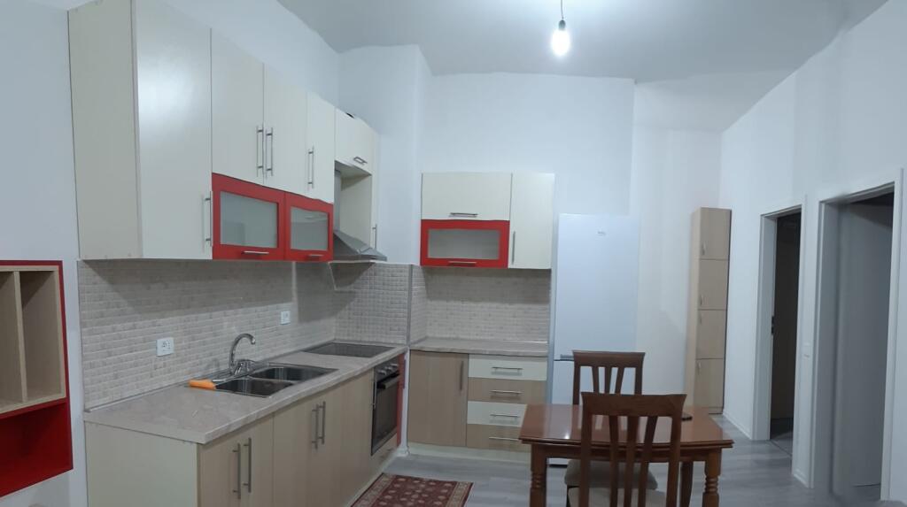 Apartament 2+1 me qera tek kompleksi mangalem