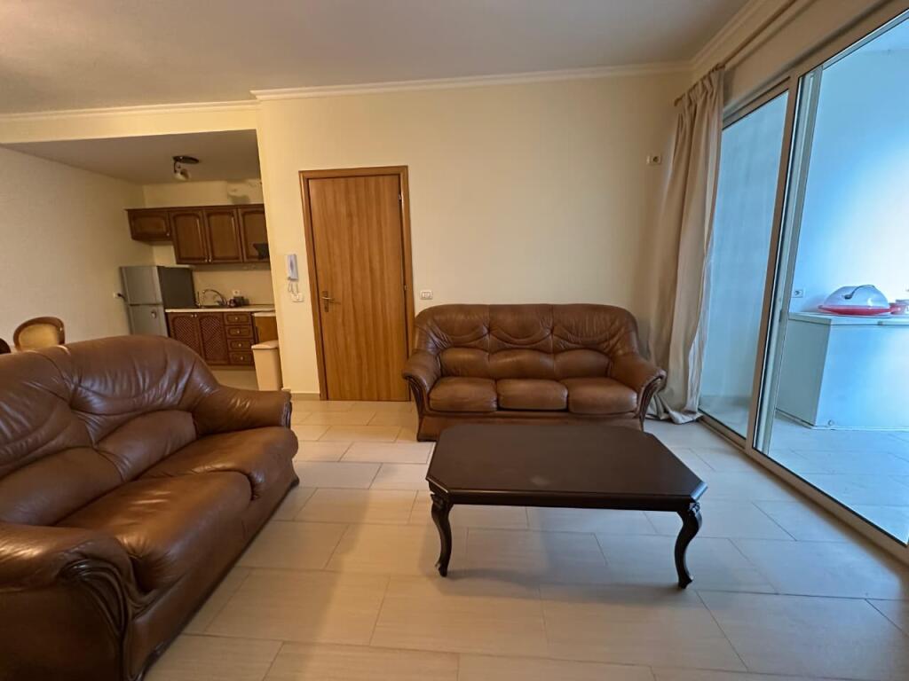 Apartament 2+1 per qira Pazari i Ri