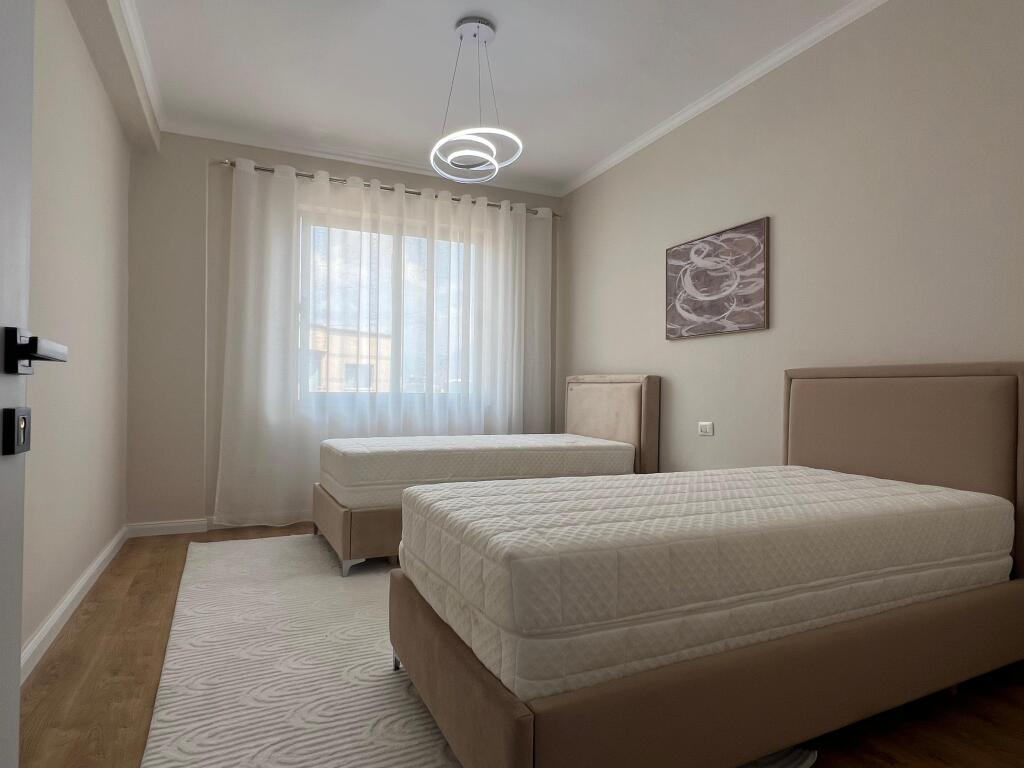 Shitet Apartament
