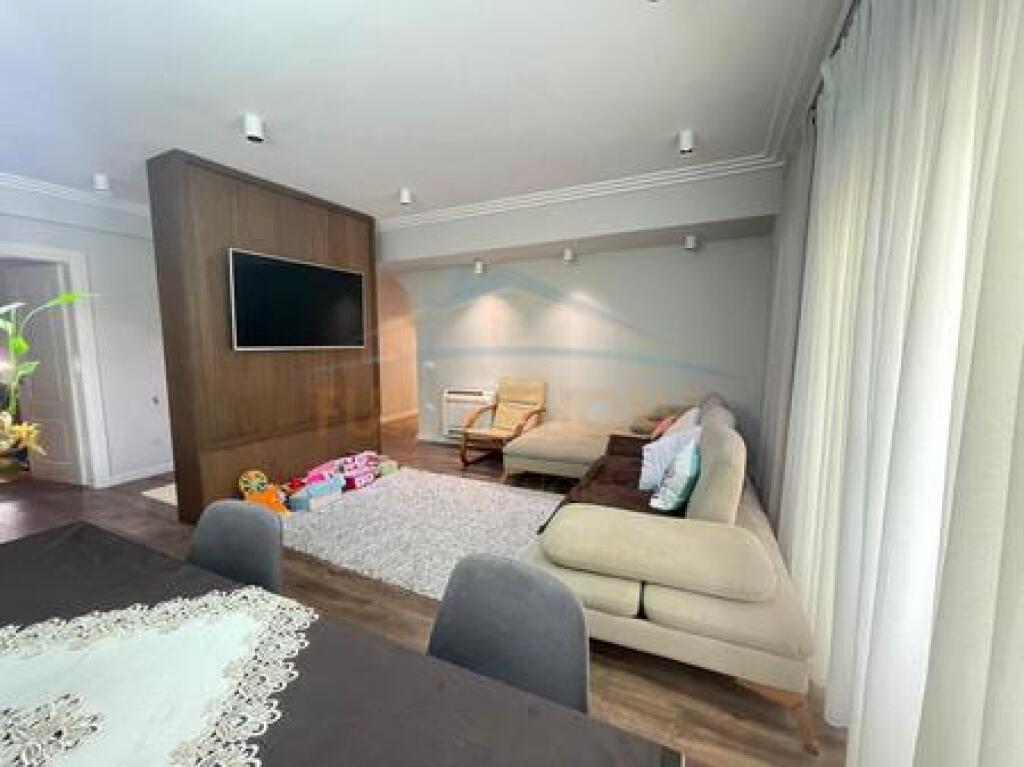 Shitet, Apartament 3+1+2, 21 Dhjetori, Tiranë