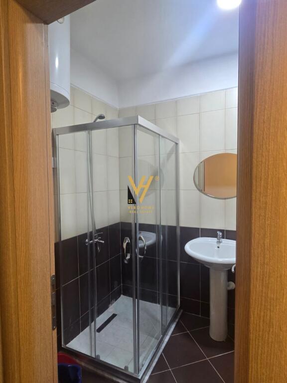 JEPET APARTAMENT 2+1 ME QIRA NE KOMBINAT 45.000 LEKE