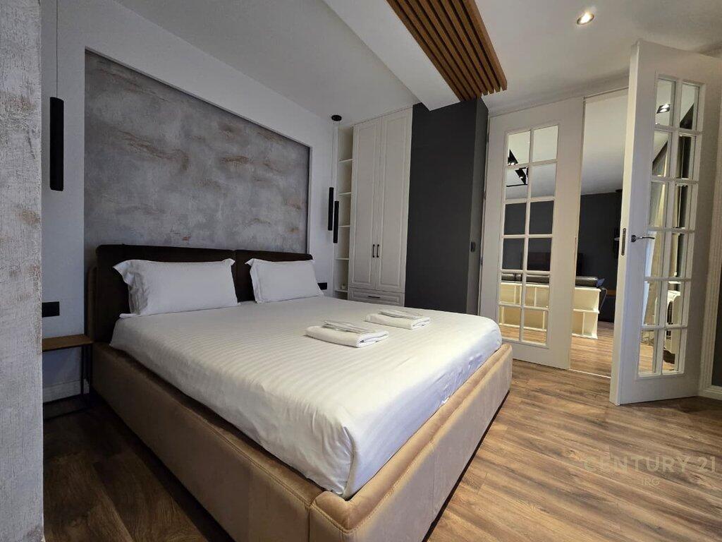 Shitet Apartament Premium 2+1 me Verandë në Qendër të Tiranës!