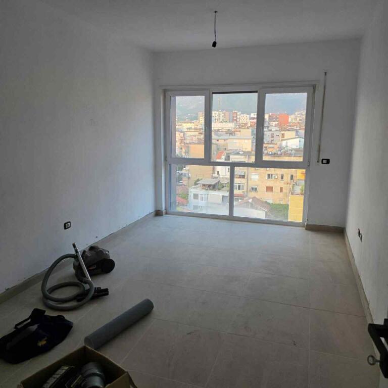 JEPET ME QIRA 1+1 PJESERISHT E MOBILUAR TE PAZARI I RI 500 EURO