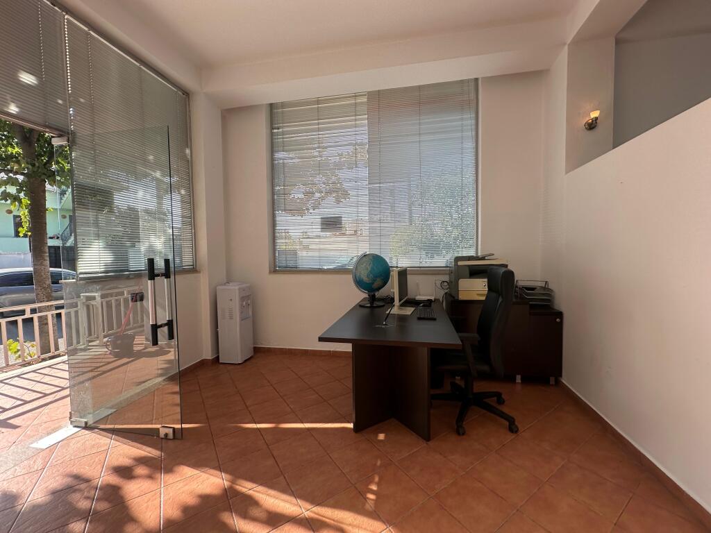 Office Space for Rent in Porcelan