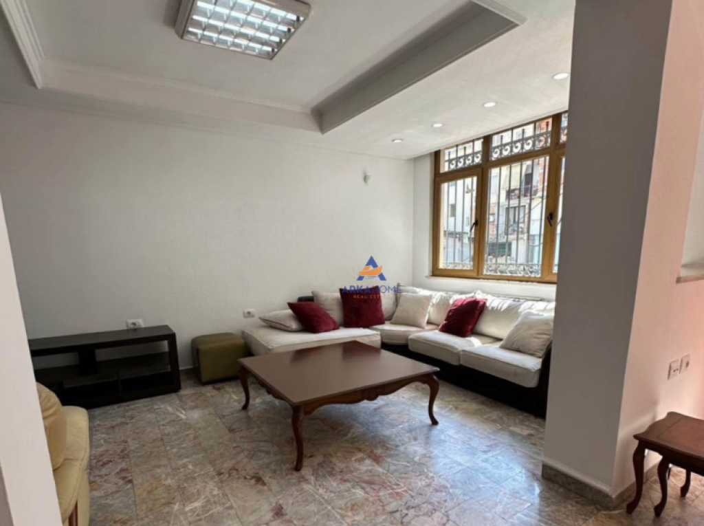 JEPET ME QERA ZYRE 106M2 "SHESHI WILLSON" 1200 EURO (I DISKUTUSHEM).