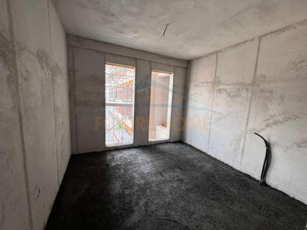 In vendita, Appartamento 2+1+2+Posto Auto, Complesso Univers City, Tirana