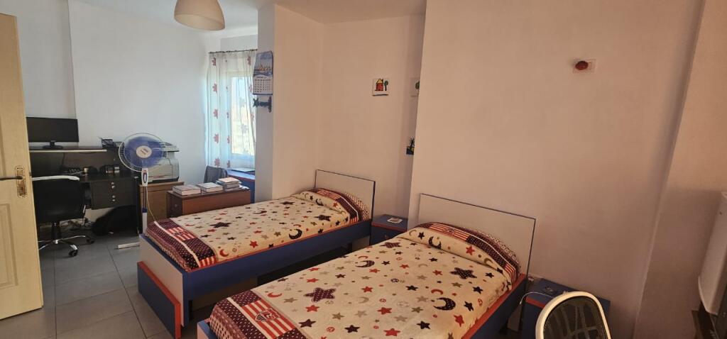 Shitet super apartament 3+1 ne Astir