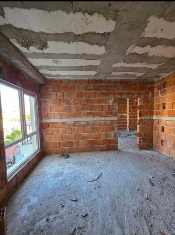 Okazion Shitet apartament 1+1+ballkon Rruga e Dibres 1500$/m2