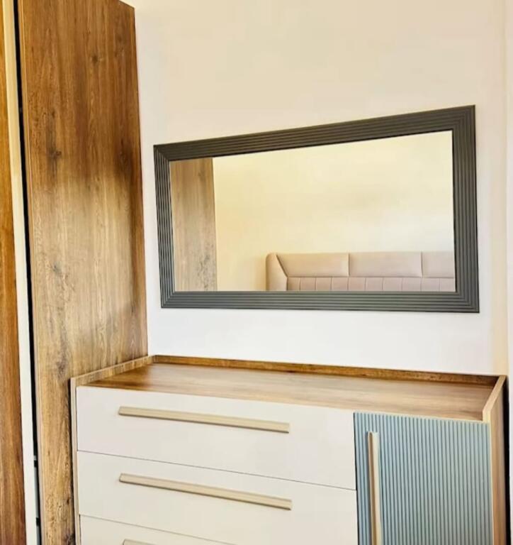 Jepet Me Qera Apartament 1+1