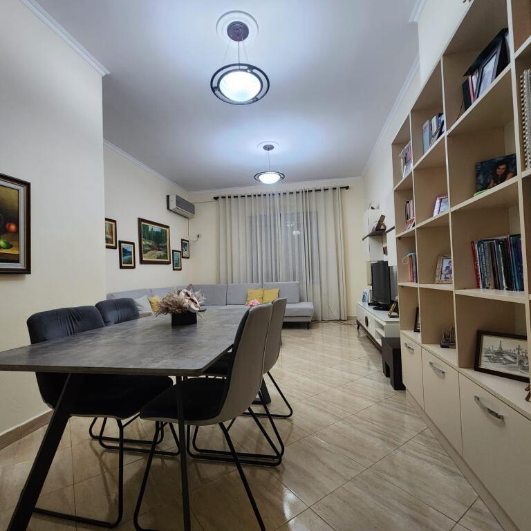 Apartament 2+1 per Qira tek Medreseja