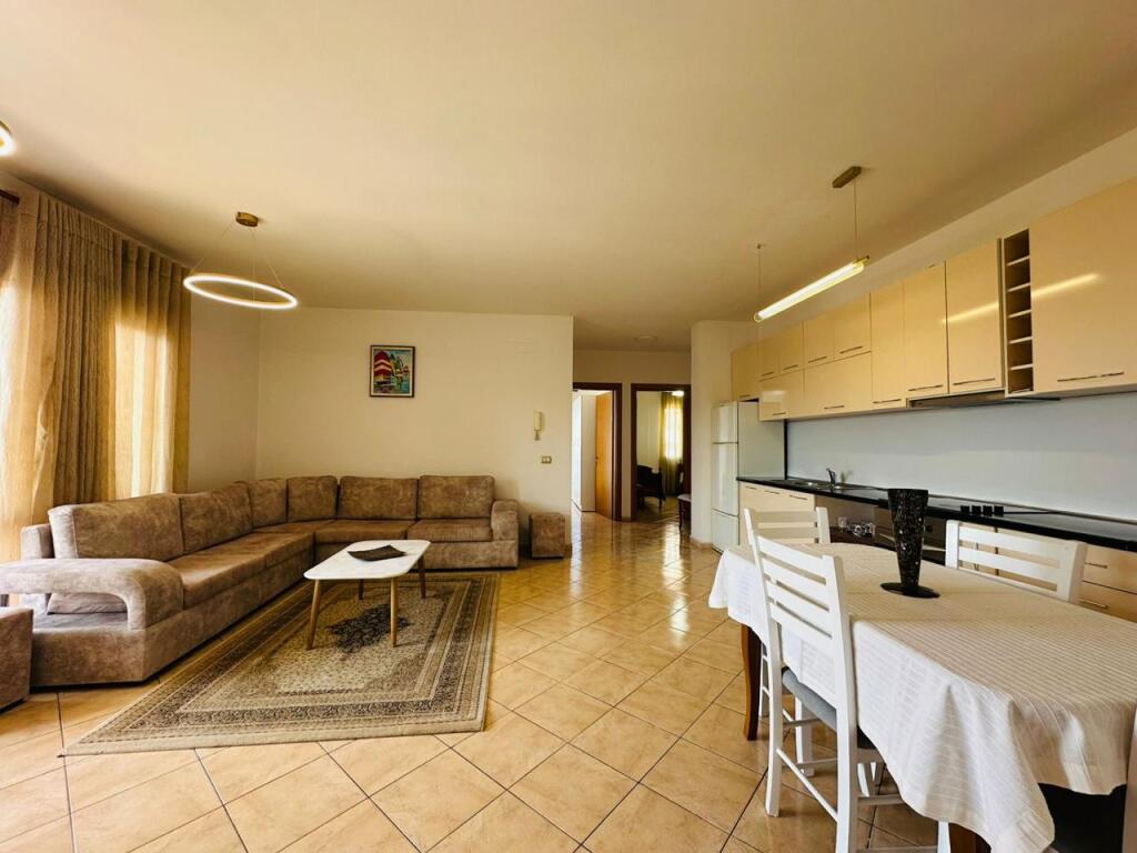 Apartament 2+1 me qira Zogu i zi