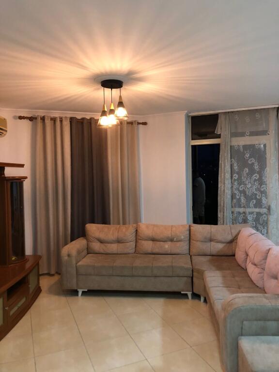 Apartament 2+1 me qira Rruga e Barrikadave