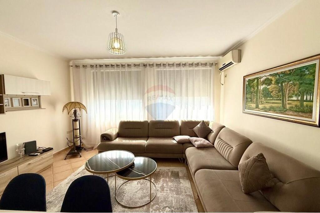 *APARTAMENT 2+1+2 ME QIRA NE *KINOSTUDIO*