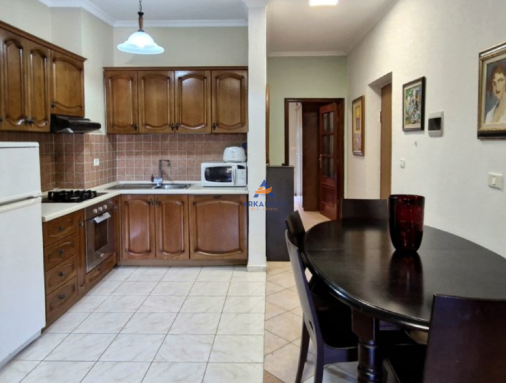 SHITET APARTAMENT 2+1+BALLKON "TE MAJEMI, GOLEM" 95.000 EURO.