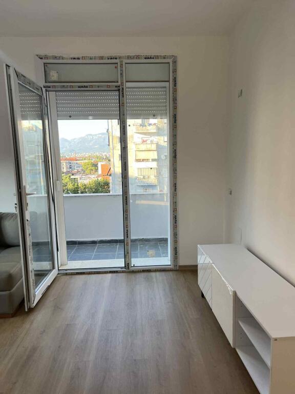 Jepet me qira 2+1 RR.DRITAN HOXHA 550 EURO