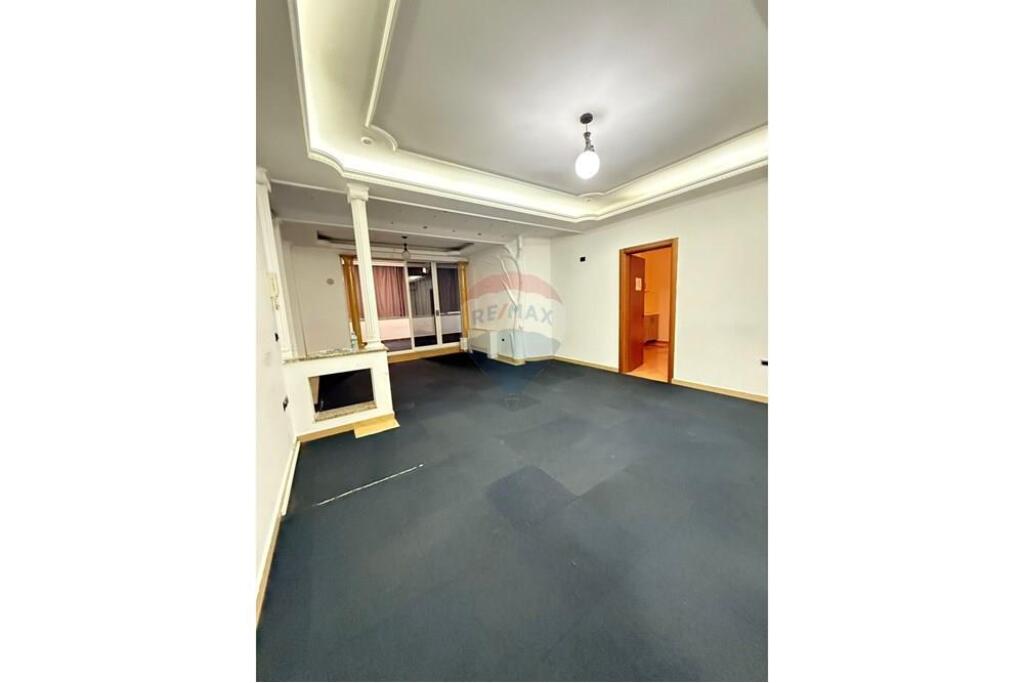 Tirane, locale commerciale in affitto 2° piano, 182 m² 1.500 € (ID: 530291049-14)