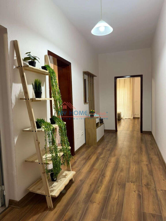 Apartament 1+1 me qera ne Rruga e Kavajes Tirane