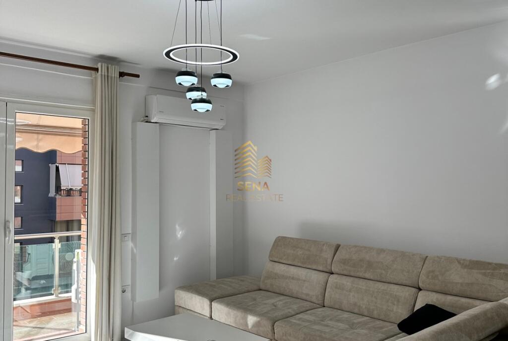 Affitto, Appartamento 2+1+2WC+Balcone+Posto Auto, Complesso SIMA COM, 600 Euro/Mese