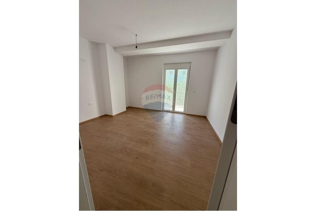 Office space for rent near Air Albania stadium..
