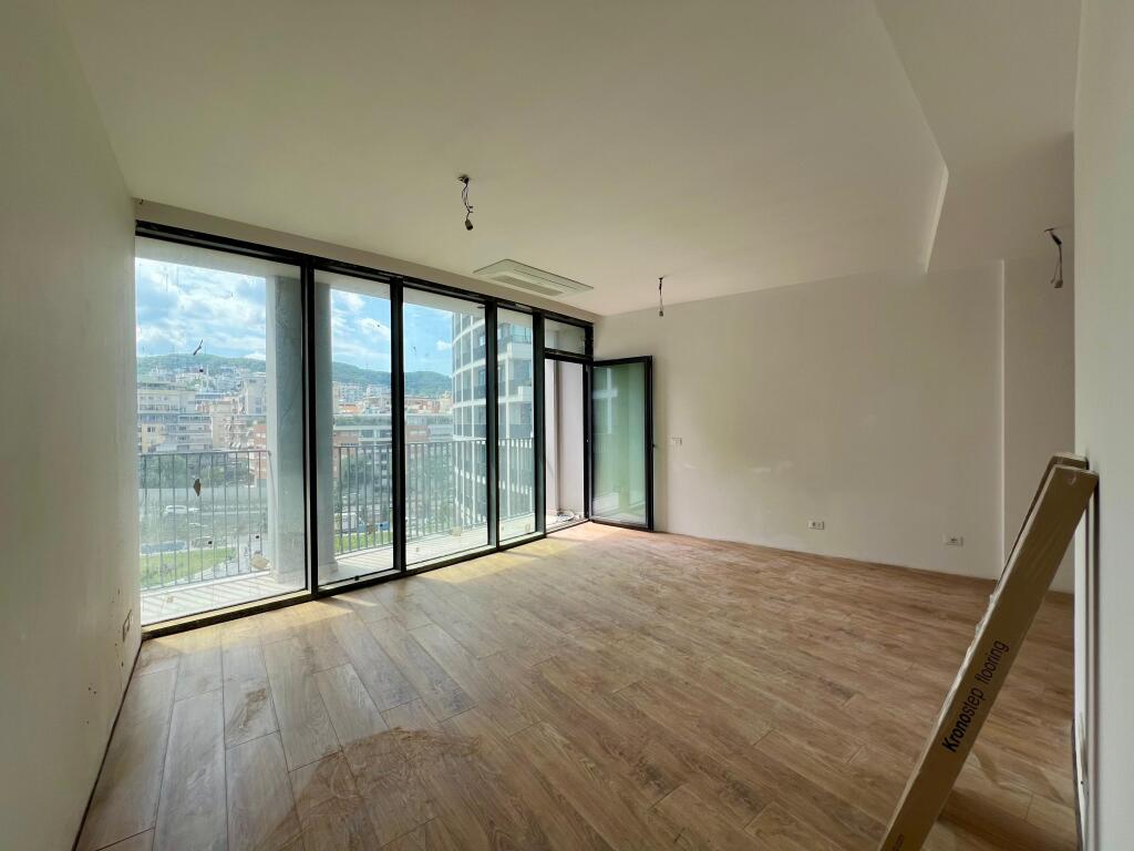Shitet apartament 2+1+2 Tualete, Lake View Residence, Tiranë.